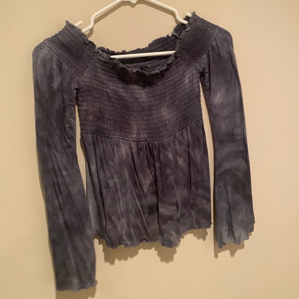 Off the shoulder long sleeve